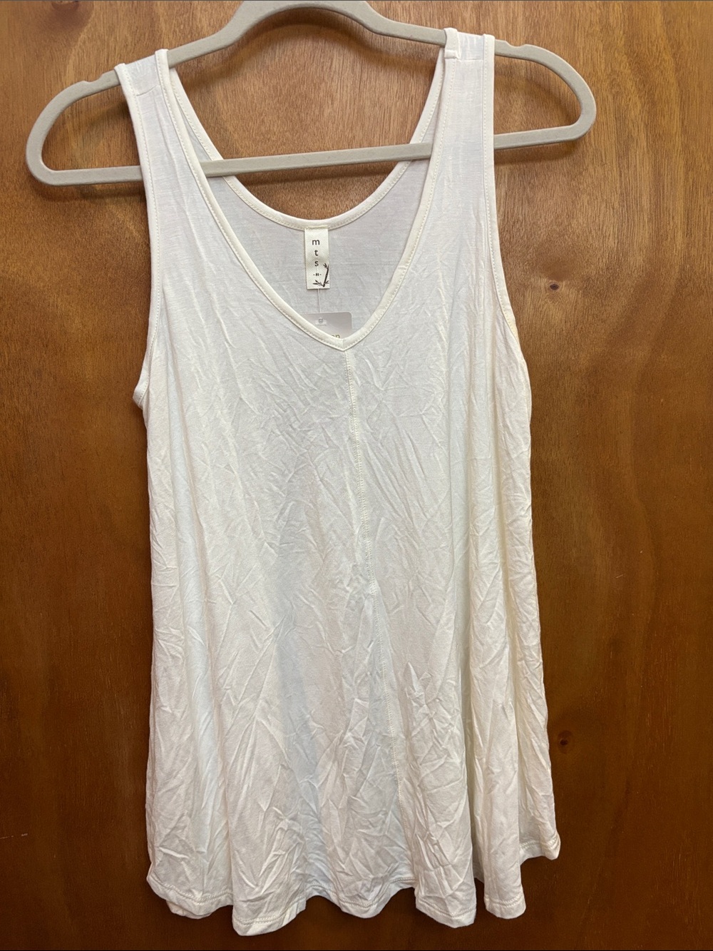 mittoshop green label NWT Cream V-Neck Sleeveless Tank Top